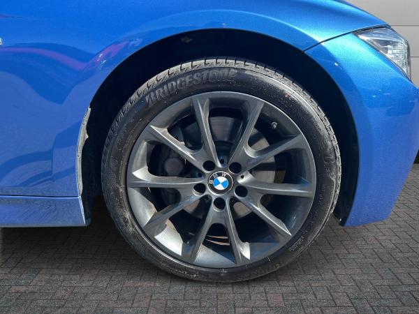 BMW 3 Series Photo autoimg-b72a4a6ca20b4636ab56168d34f04a0443db1c91.jpg