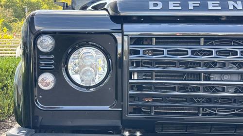 Land Rover Defender Photo autoimg-b72b4d3f131ee1d5c685c58f93cdb026807bf183.jpg