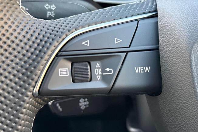 AUDI Q3 Photo 16