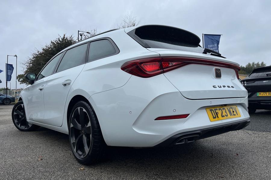 CUPRA Leon Photo autoimg-b730570d87aa77a13ed403d5a0acea7c425deb1a.jpg
