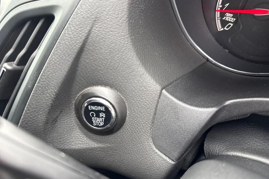 Ford FOCUS Photo autoimg-b73542951cfa0138e61a37fec09031bf553614c2.jpg