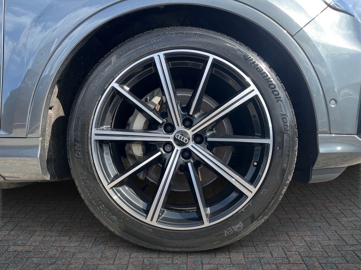 Audi Q7 Photo autoimg-b735a8cd30ac42a7d556d4fdbe629f34001808fb.jpg