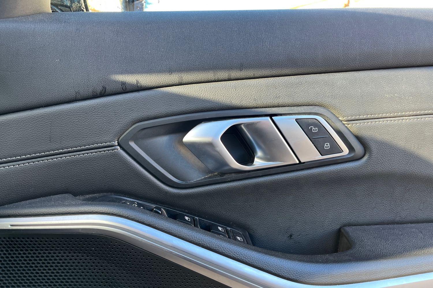 BMW 3 SERIES Photo 24