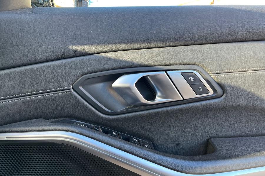 BMW 3 SERIES Photo autoimg-b739419125a6cc60d77fe55aa047d8529fd4ac96.jpg