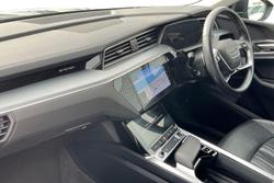 AUDI e-tron Photo 2