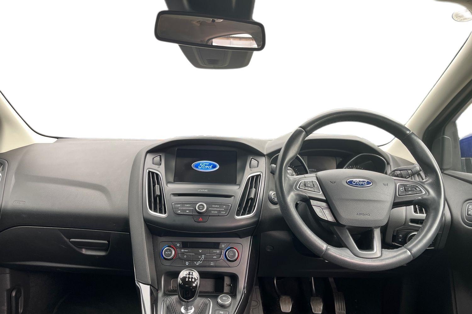 Ford FOCUS Photo 9