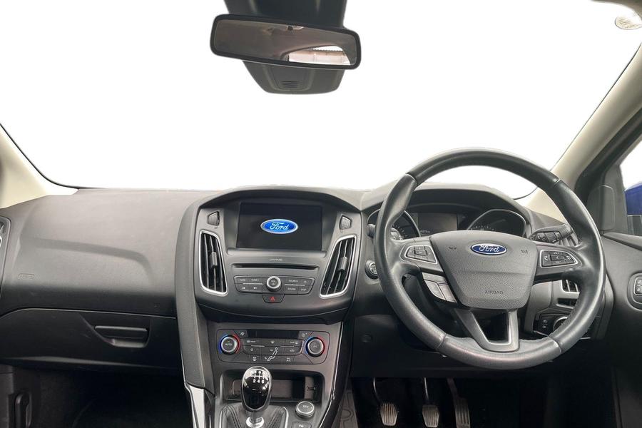 Ford FOCUS Photo autoimg-b7399975f58e571ef1f5edd52c6d95c0a4c810ae.jpg