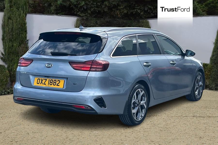 Kia CEED Photo autoimg-b745688e89f292b0e74e71ea2445aad2baf8e4da.jpg