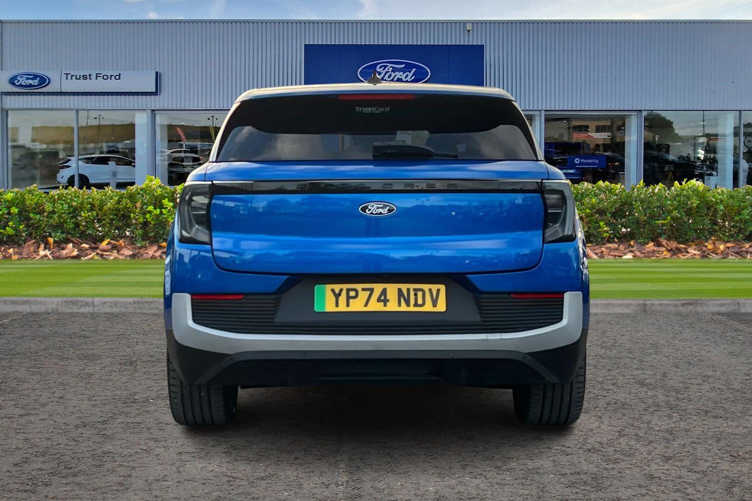 Ford Explorer Photo 6