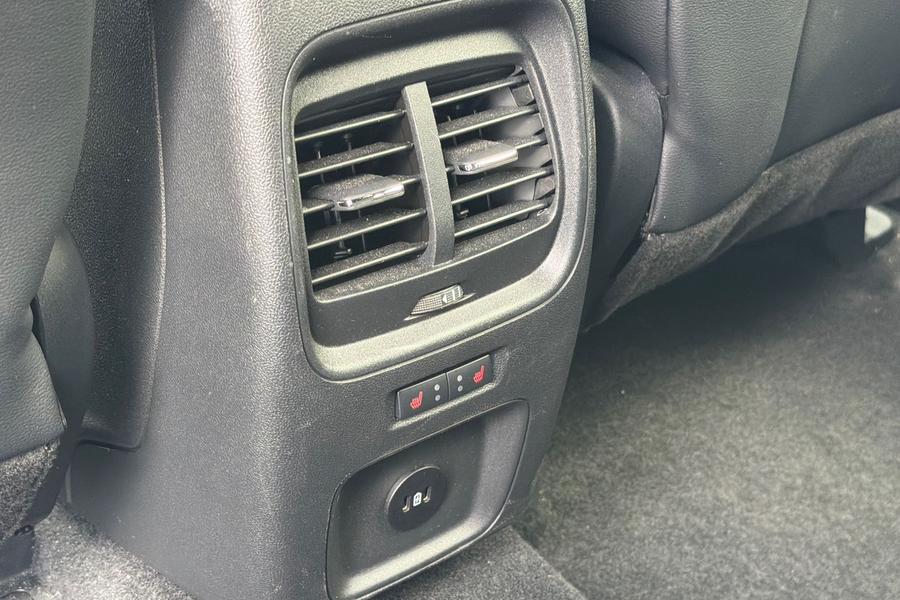 Ford Kuga Photo autoimg-b74a71def4bf02bda74d95ce33a5e1fad3b131b4.jpg