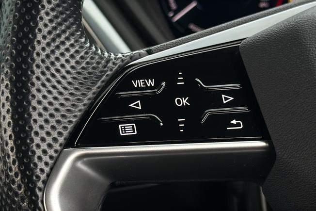 Audi Q4 e-tron Photo 16