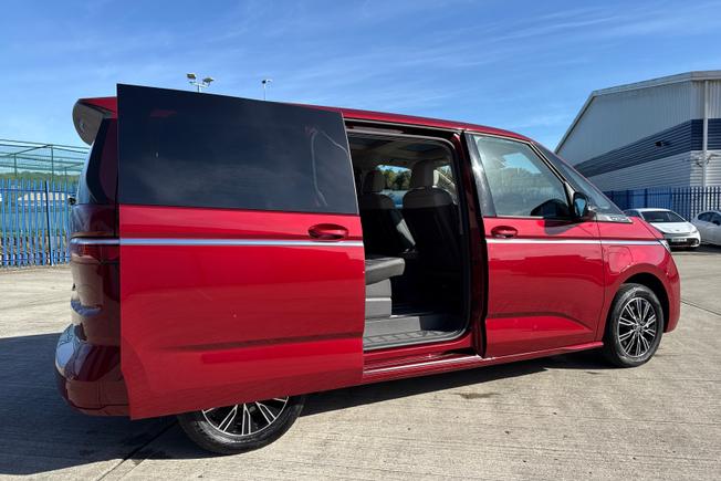 VOLKSWAGEN Multivan Photo 30
