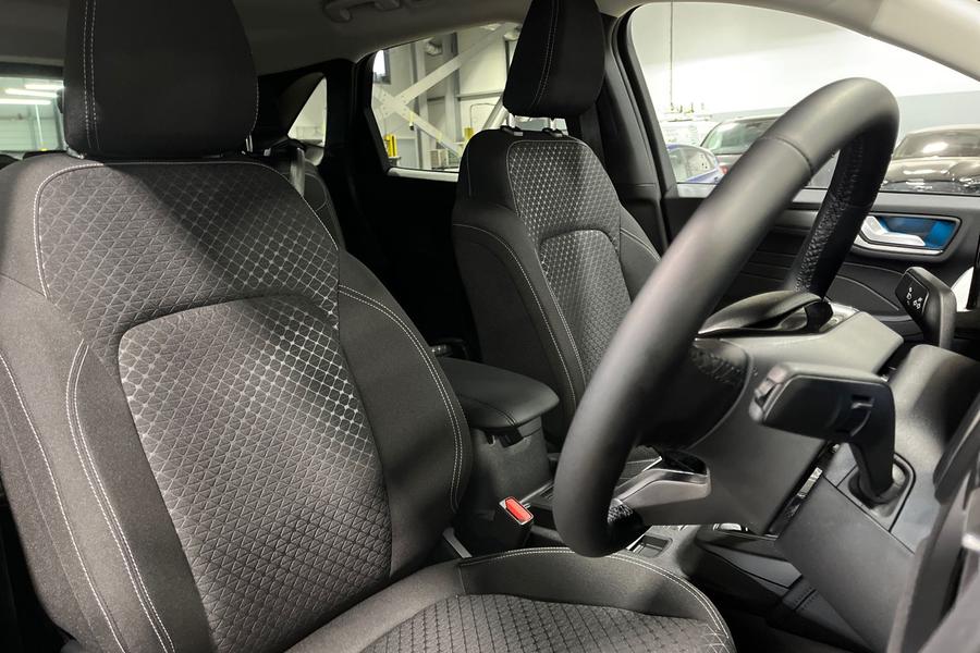 Ford Kuga Photo autoimg-b75042c7679eeff74709cec3ce33dc51909cd082.jpg