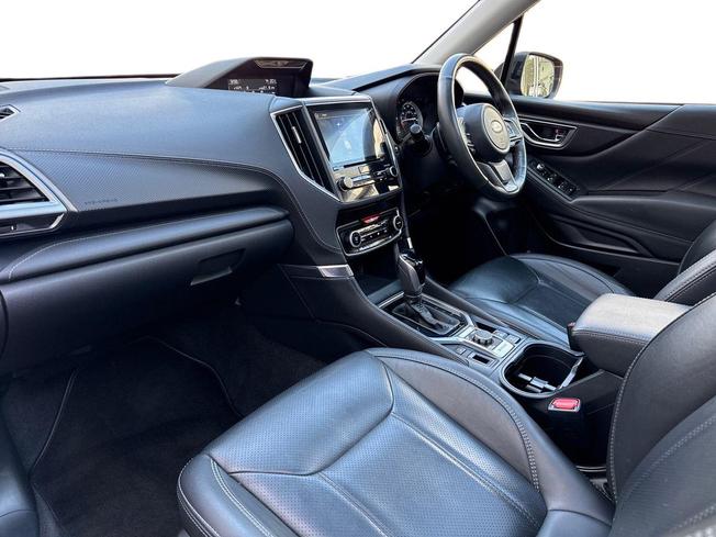 SUBARU Forester Photo 2