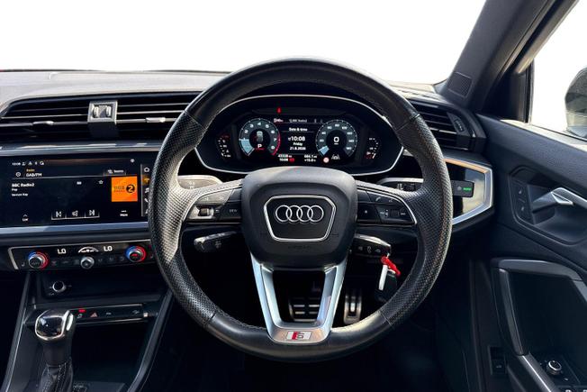 Audi Q3 Photo 11