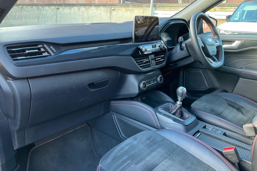 Ford KUGA Photo autoimg-b75c3ead2345d0e1ed7b4db7dc12a9ce90e8f318.jpg