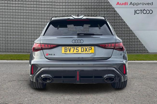 Audi RS3 Photo 8