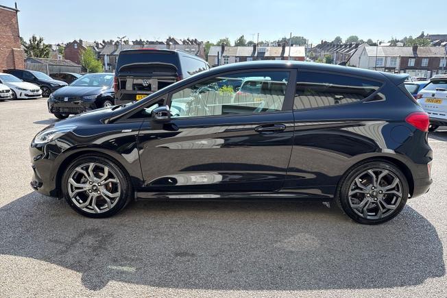 FORD Fiesta Photo 25