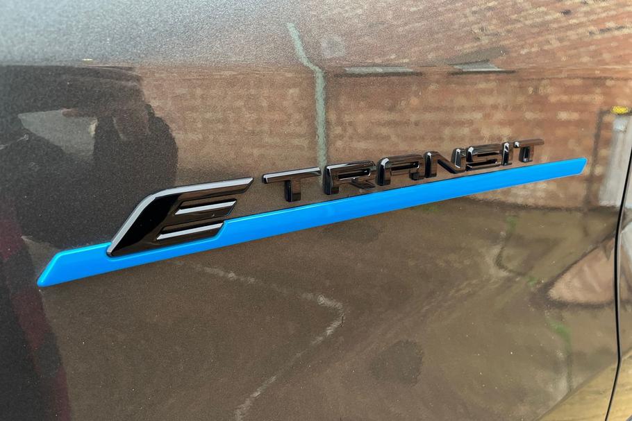 Used Ford E-TRANSIT LC75PZT 20