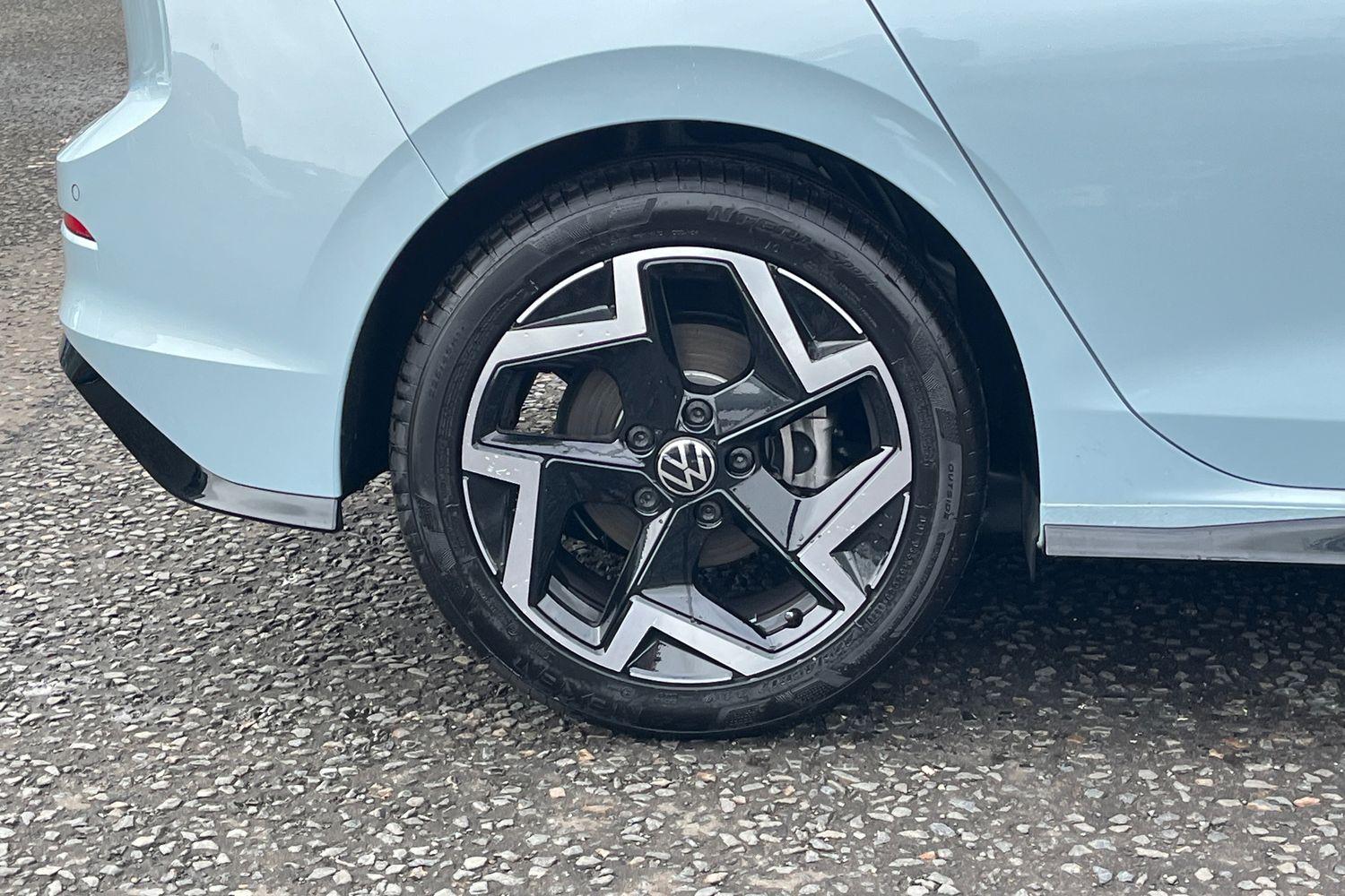 Volkswagen GOLF Photo 7