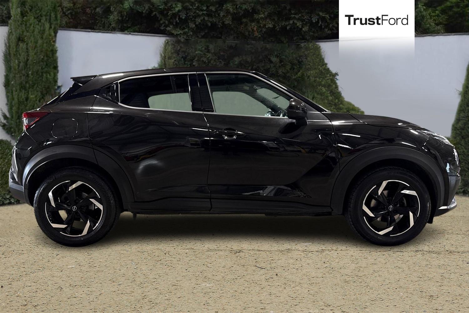 Nissan JUKE Photo 2