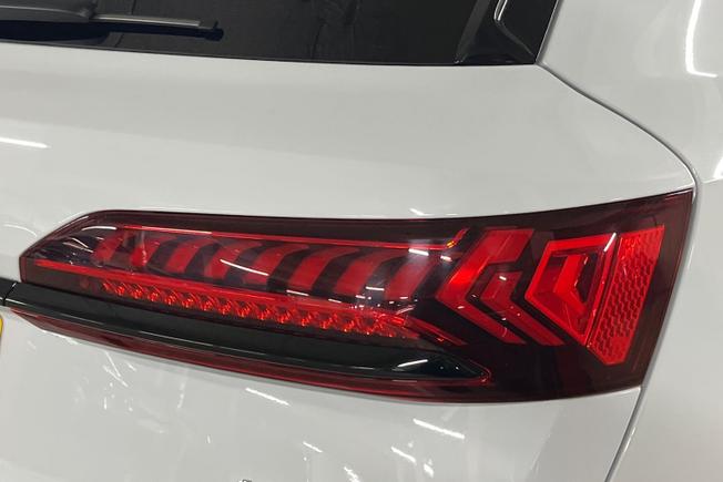 AUDI Q7 Photo 18