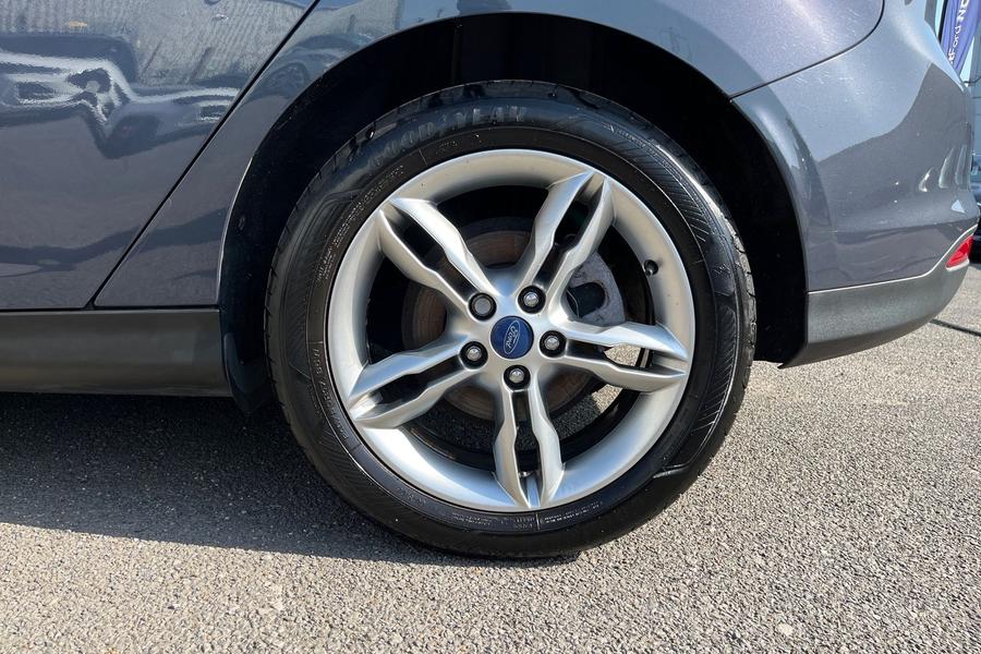 Ford FOCUS Photo autoimg-b767c4d948d9cd5be2e3f4d04aec53369df325e7.jpg