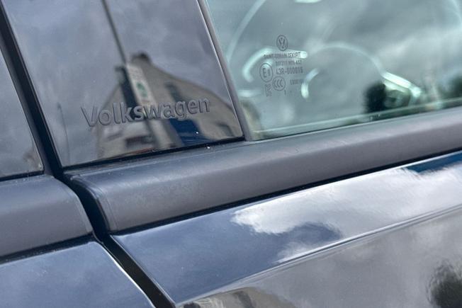 Volkswagen T-Roc Photo 22