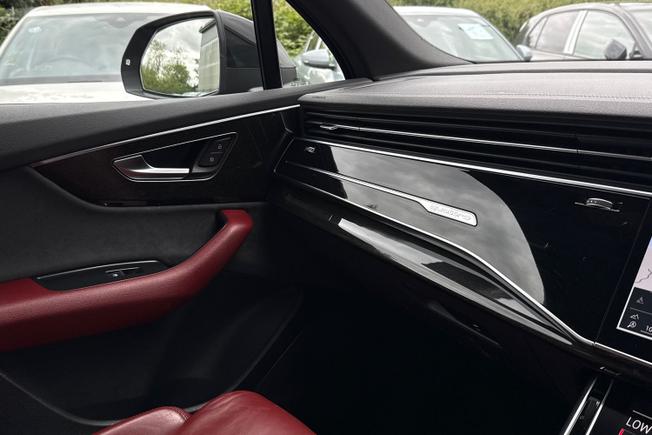 Audi SQ7 Photo 35