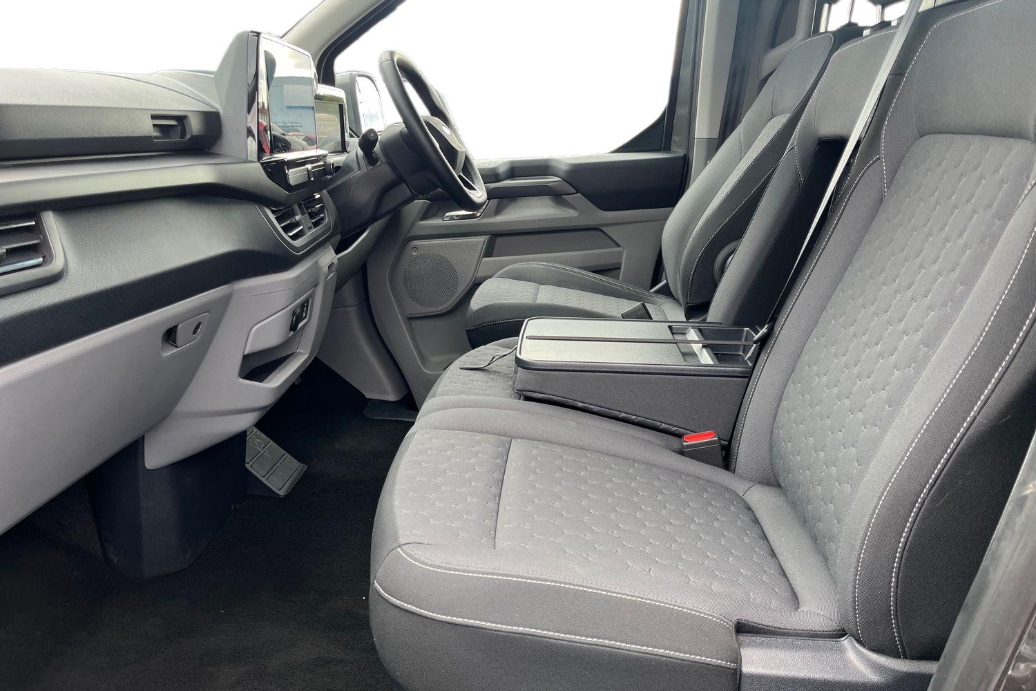 Ford TOURNEO CUSTOM Photo 9