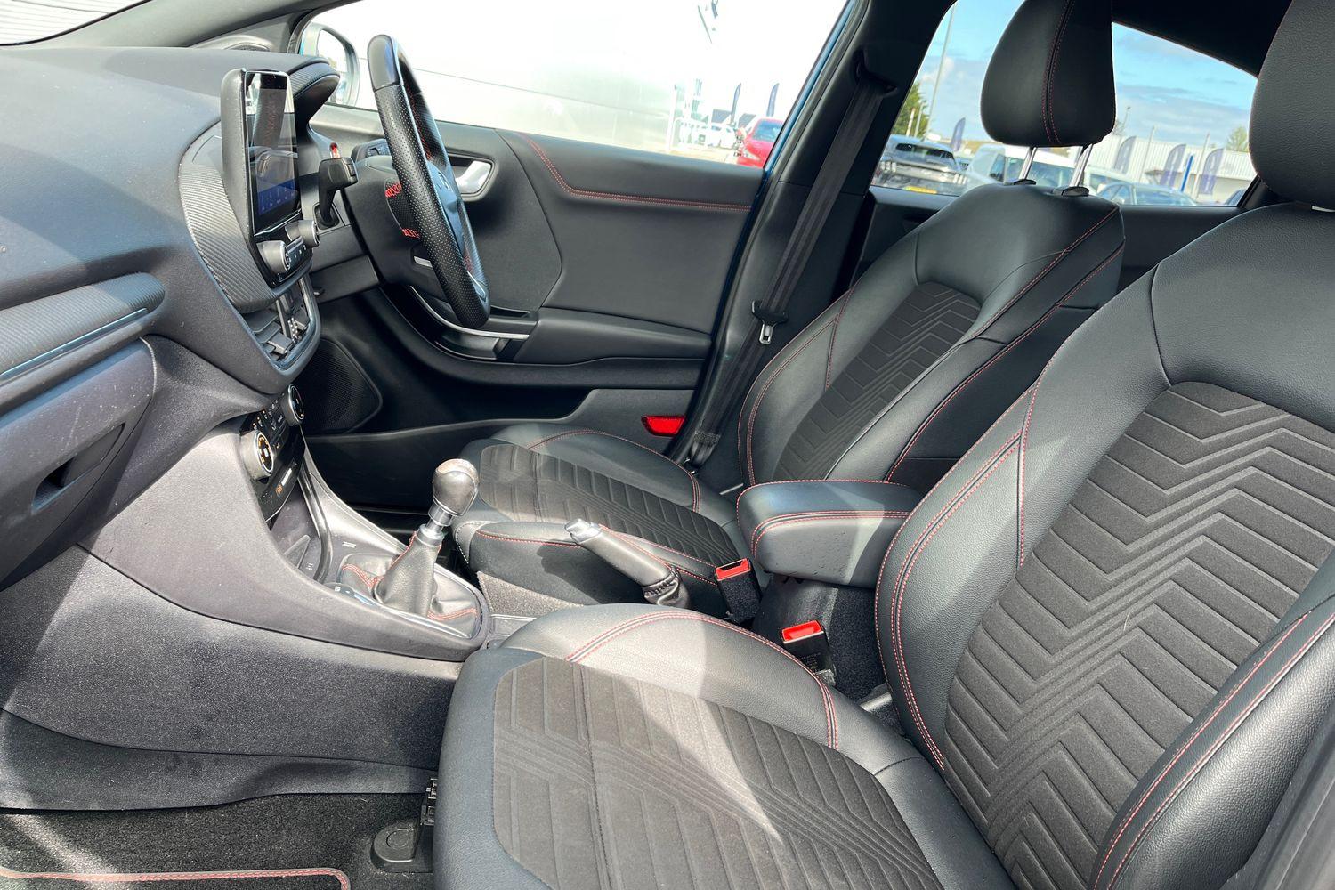 Ford PUMA Photo 18