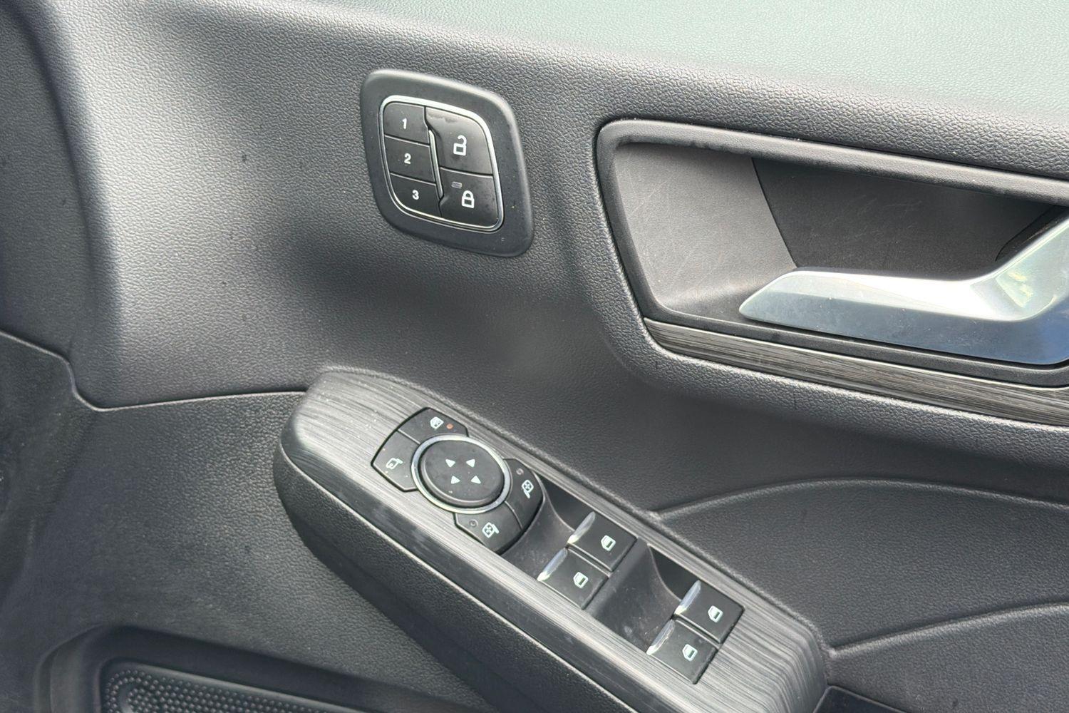 Ford KUGA Photo 15