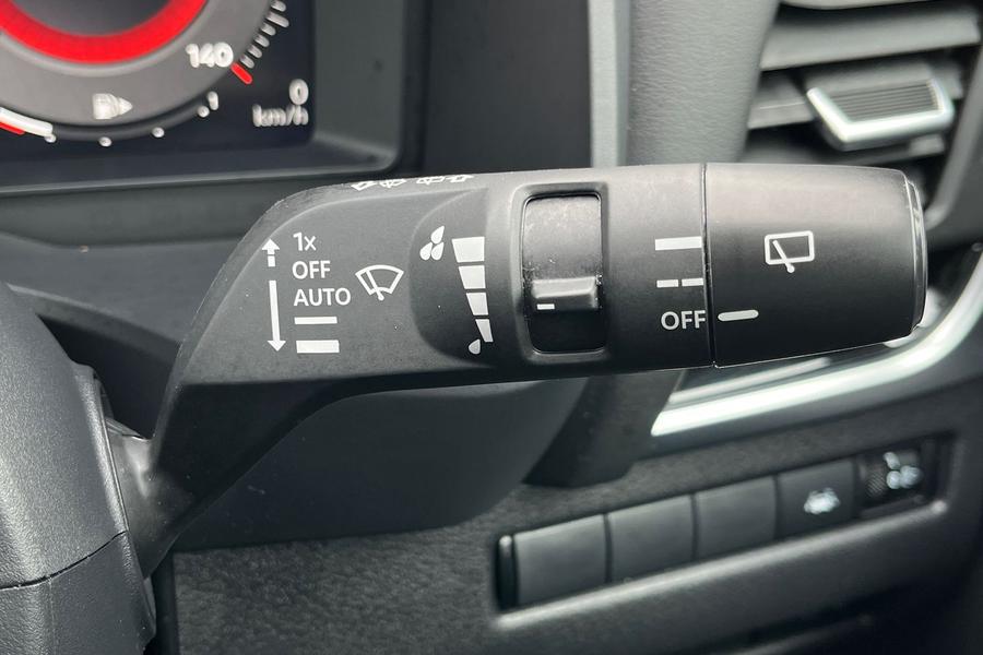 Nissan Qashqai Photo autoimg-b77b5227360783f7bd72c914b85eecc846a43ad4.jpg