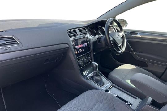 Volkswagen Golf Photo autoimg-b7806569a83b2111739180885bb932db36be41aa.jpg