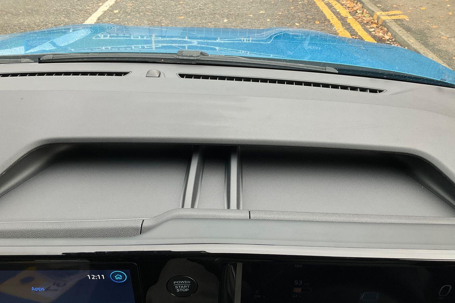 Ford E-TRANSIT COURIER Photo 36