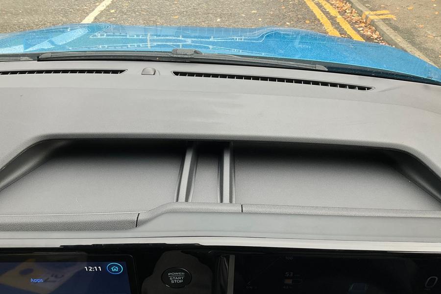 Ford E-TRANSIT COURIER Photo autoimg-b7834a611bd3dbb112ef7f2a4eabe0431b8263dd.jpg