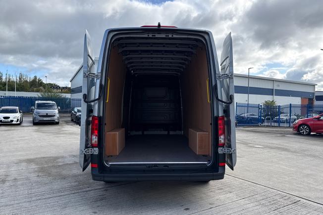 VOLKSWAGEN Crafter Photo 31