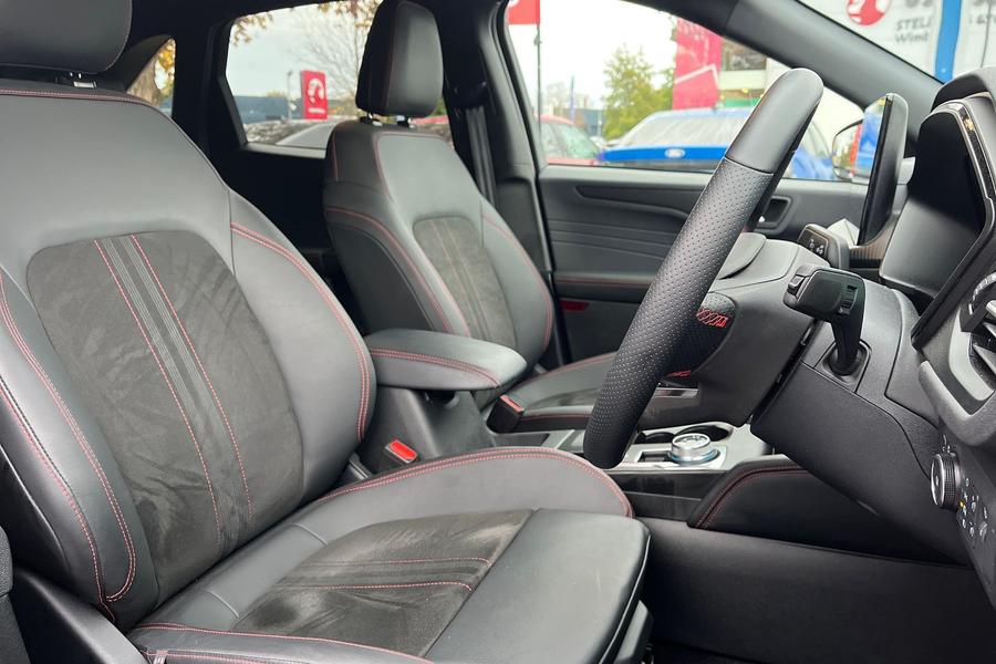 Ford KUGA Photo autoimg-b78bcefa699ae418770a114a31e9672fb59bc57e.jpg