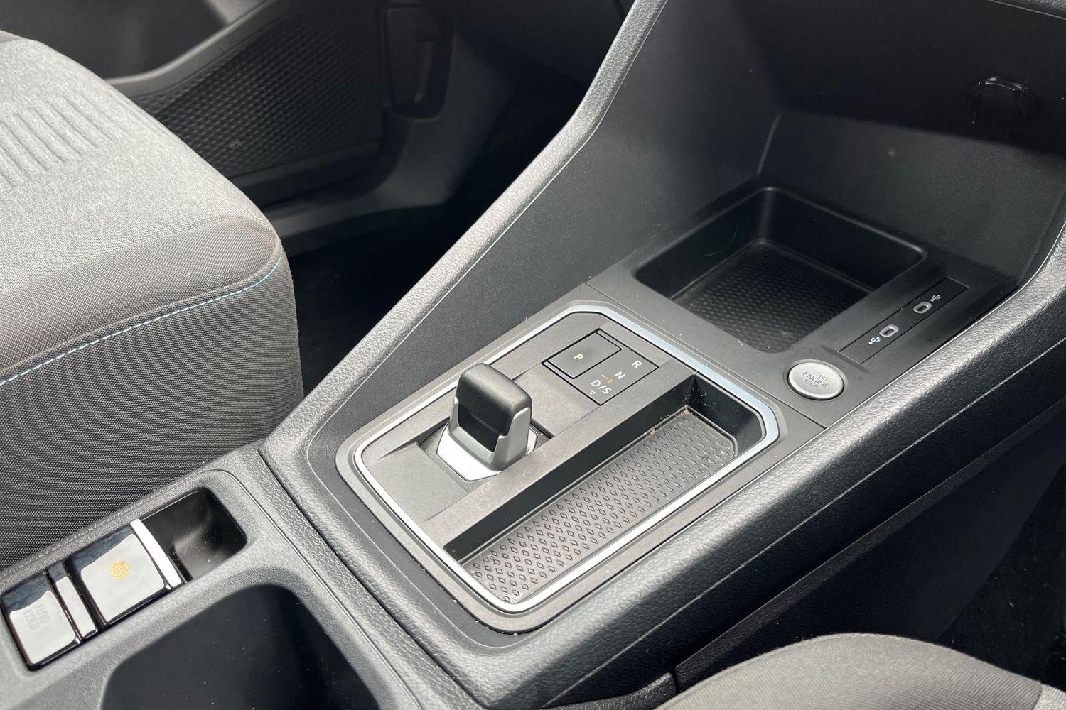 Ford TOURNEO CONNECT Photo 32