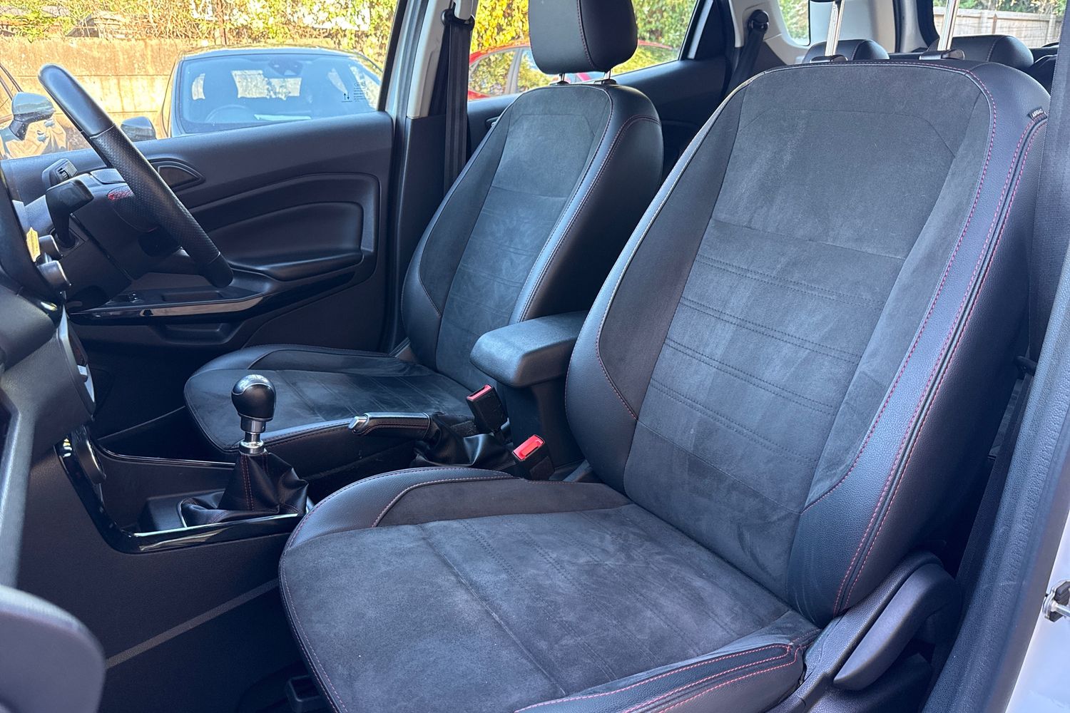 Ford ECOSPORT Photo 18