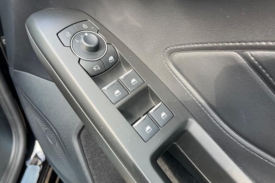 Ford FOCUS Photo autoimg-b7905594c6b801b3e1faee344a2621a6d02a92f4.jpg