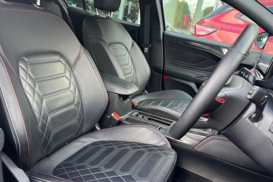Ford FOCUS Photo autoimg-b79271615d0da27c3c6fa5e641a0f9ac3e962ca2.jpg