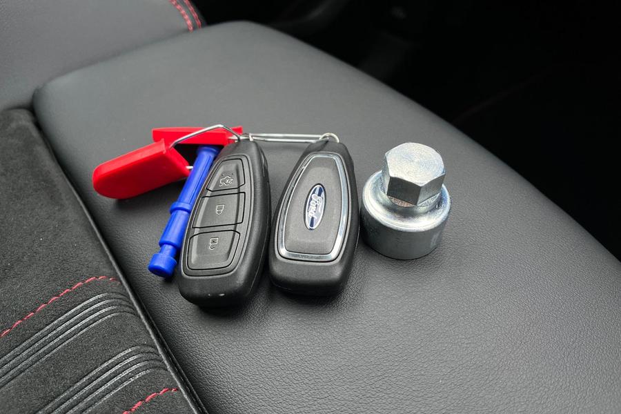 Ford Kuga Photo autoimg-b793789bdd821a3b132601899cdb4b712656426a.jpg