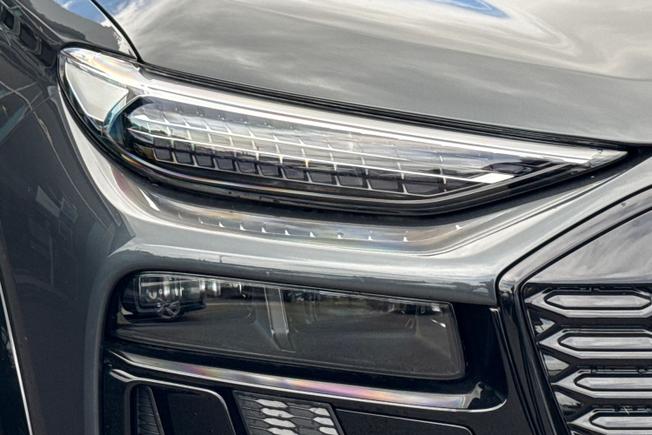 AUDI  Q6 Photo 19