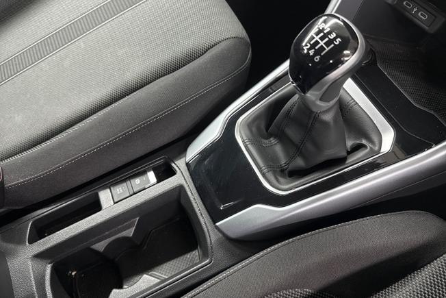 Volkswagen T-Roc Photo 23
