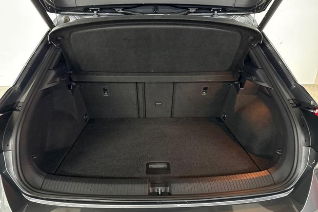 VOLKSWAGEN T-ROC Photo 12