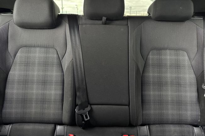 VOLKSWAGEN Golf Photo 45