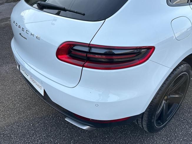 Porsche Macan Photo 25