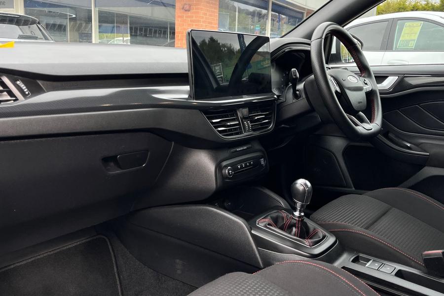 Ford FOCUS Photo autoimg-b79f38fc1f0027a66efec930c44e5269188fbfdf.jpg