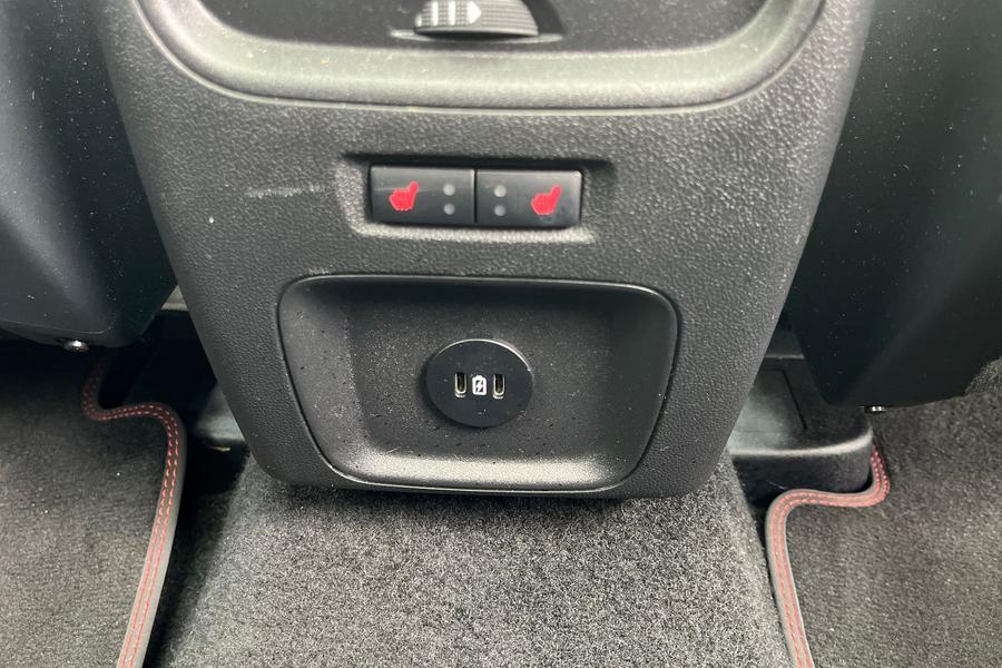 Ford KUGA Photo autoimg-b7a1e94354187e43073ef21acec4861537ae032f.jpg